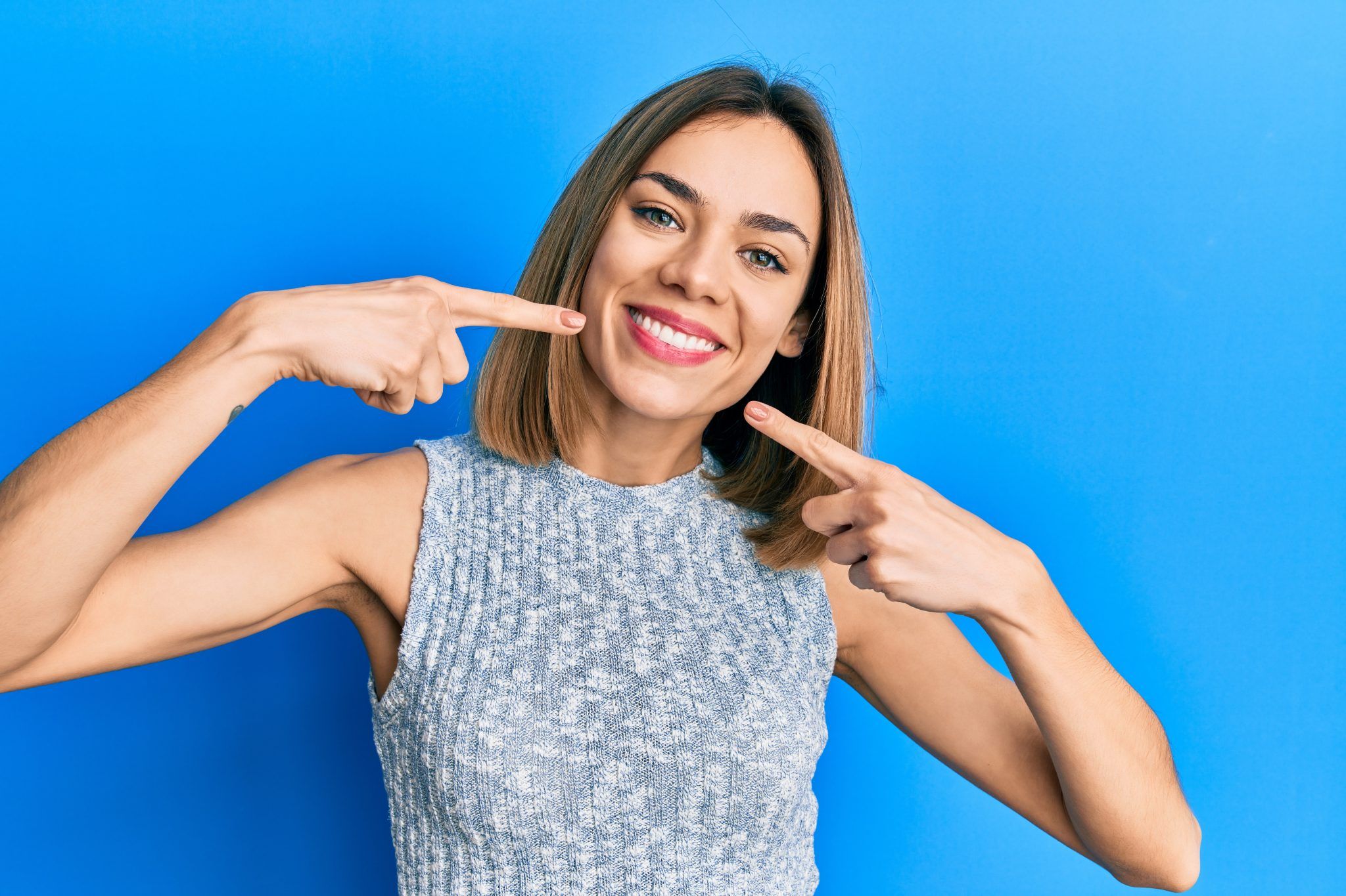 Descubre en qué consiste el diseño de sonrisa en Guayaquil, qué técnicas incluye y cómo puede mejorar tu estética dental y tu confianza.